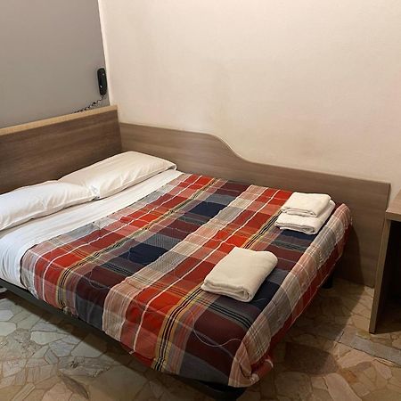 Hotel Bissi Milan Luaran gambar