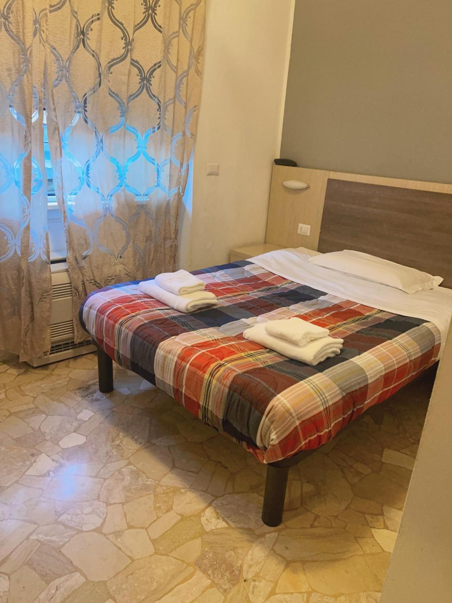 Hotel Bissi Milan Luaran gambar