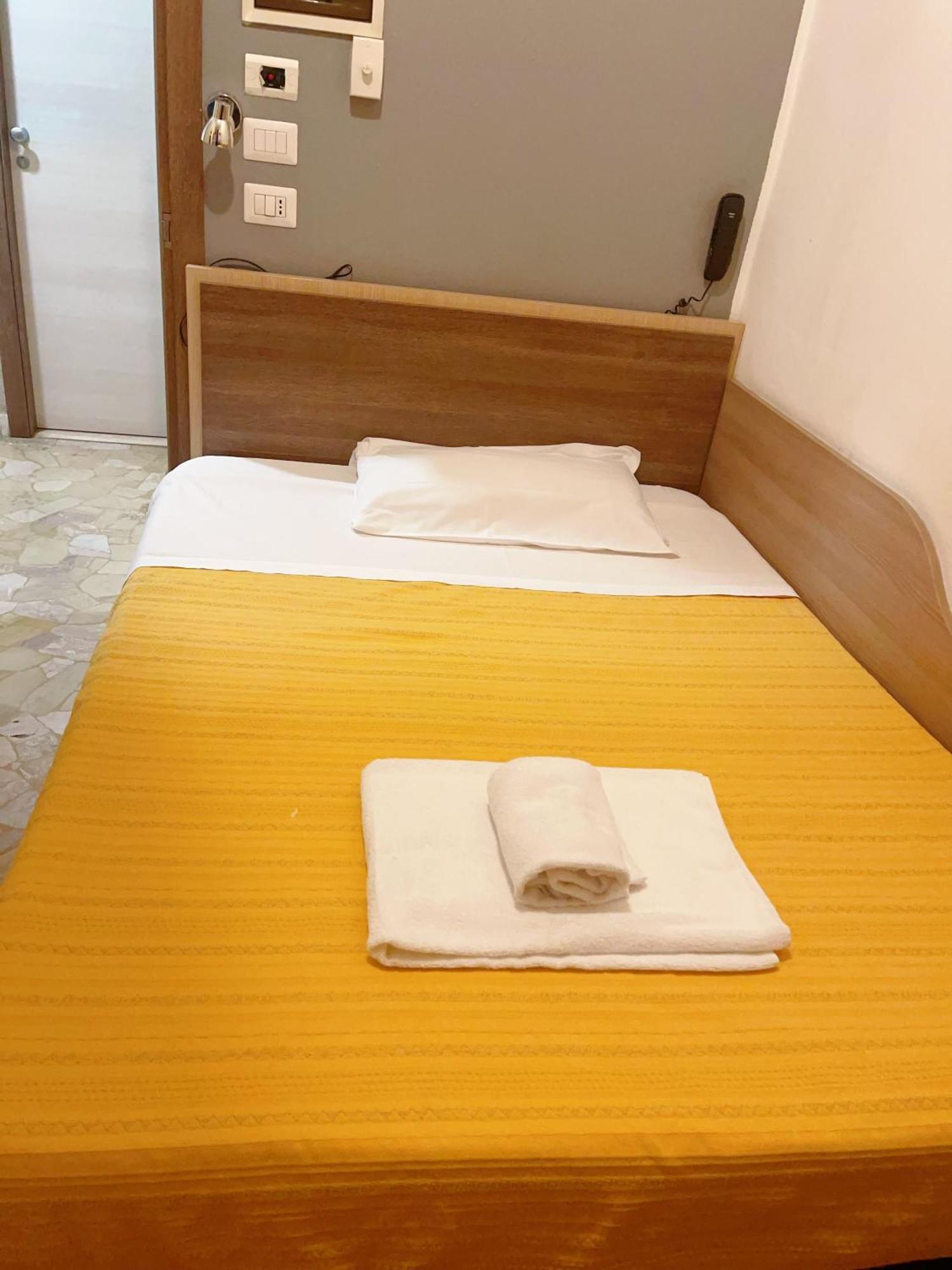 Hotel Bissi Milan Luaran gambar