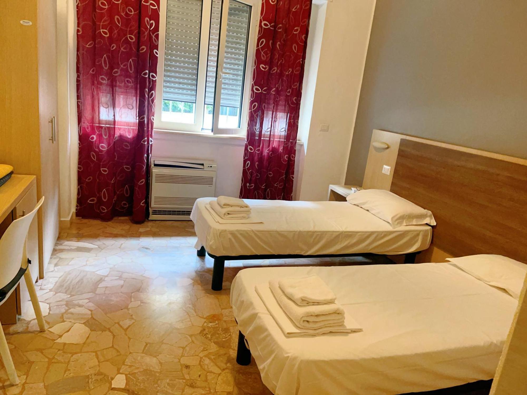 Hotel Bissi Milan Luaran gambar