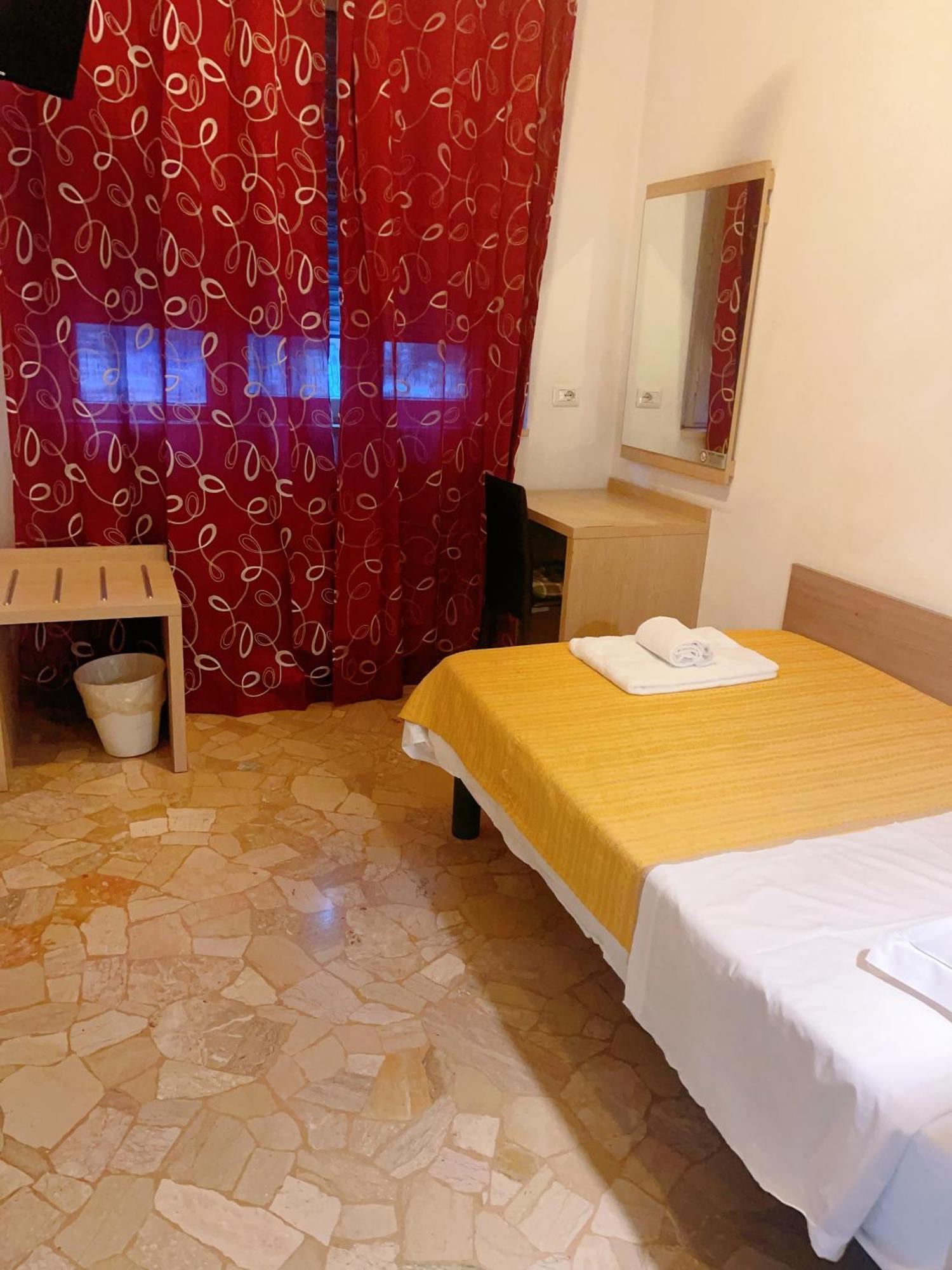 Hotel Bissi Milan Luaran gambar
