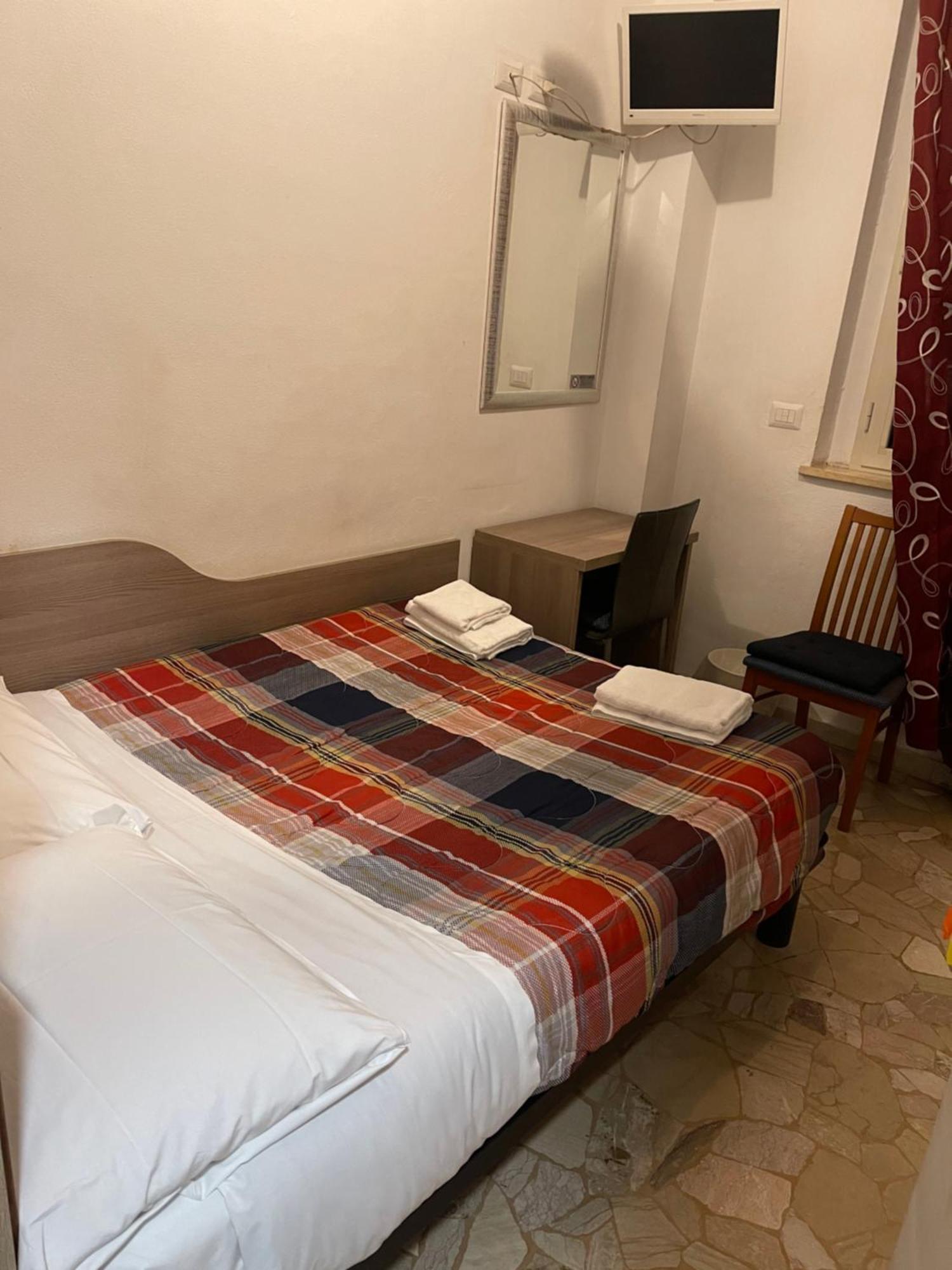 Hotel Bissi Milan Luaran gambar