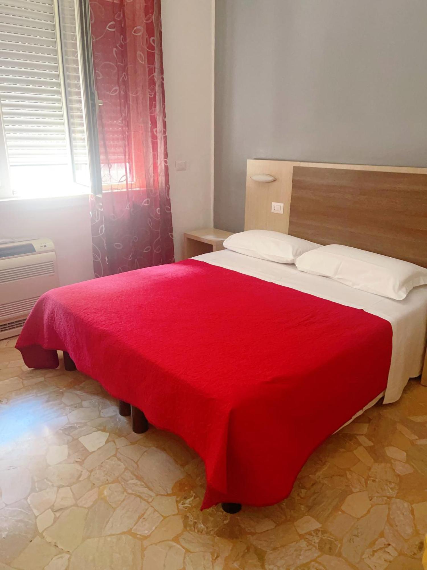 Hotel Bissi Milan Luaran gambar